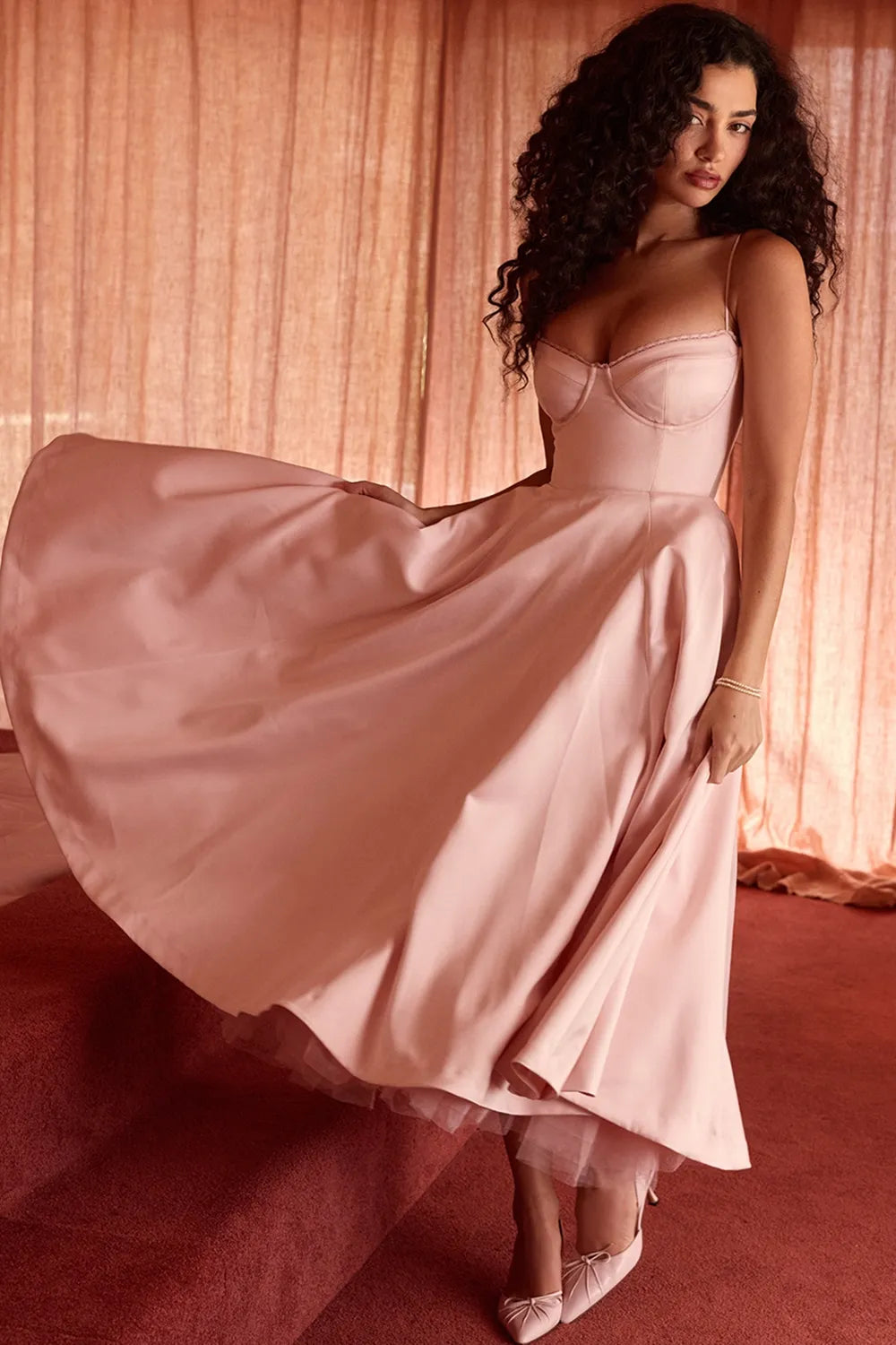 Długa sukienka rozkloszowana na wesele